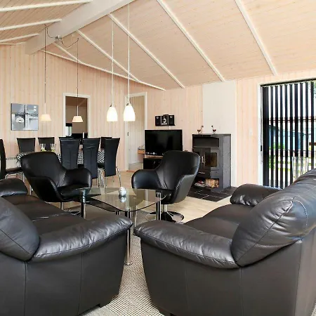 8 Person In Tatil Evi